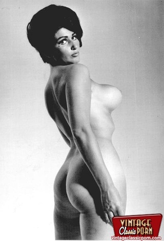curvy vintage girls showing