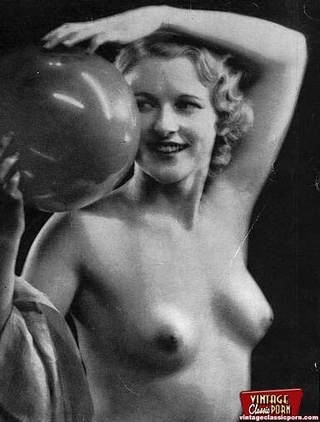 thirties blondies showing fine