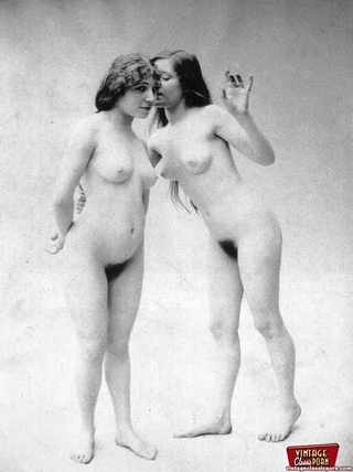 naughty vintage lesbians showing