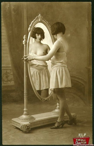 vintage chicas de pie desnudas