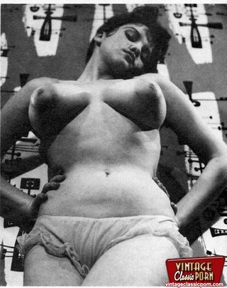 big breasted vintage girls