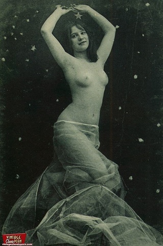 naughty vintage teens showing