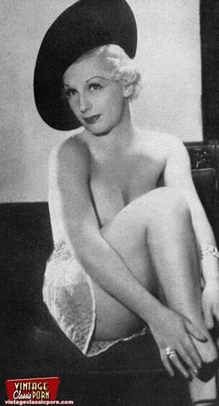 nude vintage ladies showing