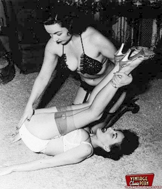 vintage desnudas chicks slapped