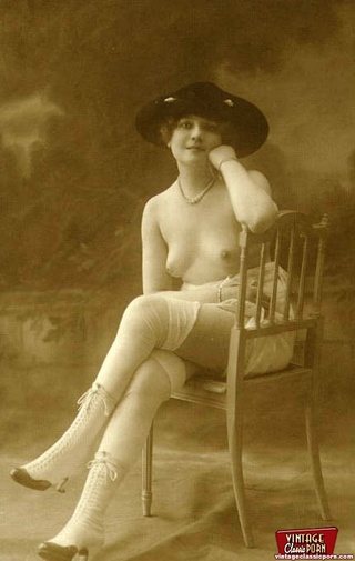 real naked vintage chicks
