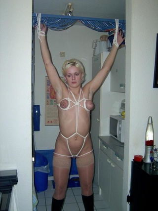 hot blonde amateur gets