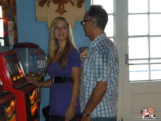 chica mona británicas casino guarra