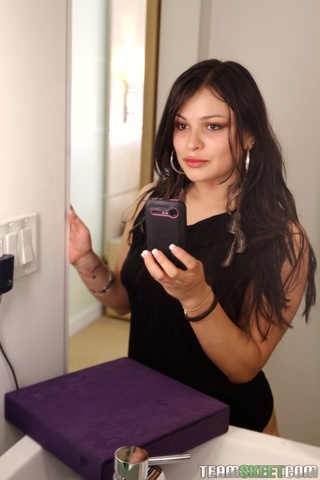 amateur brunette teen slowly