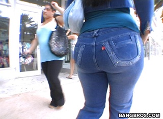 olivia showing ass display