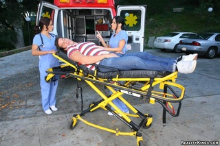 calientes mini falda ambulance